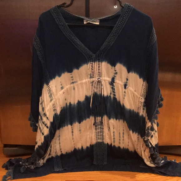 Super cute top nwt size xlarge so many ways t wear - Picture 1 of 8